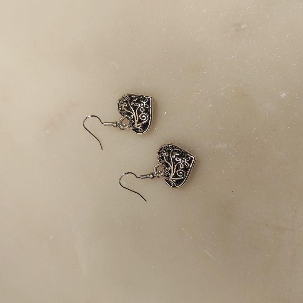 BOGO! NEW! 3D Puffy Heart Open Scrolls Silver Dangle Earrings - Picture 6 of 12